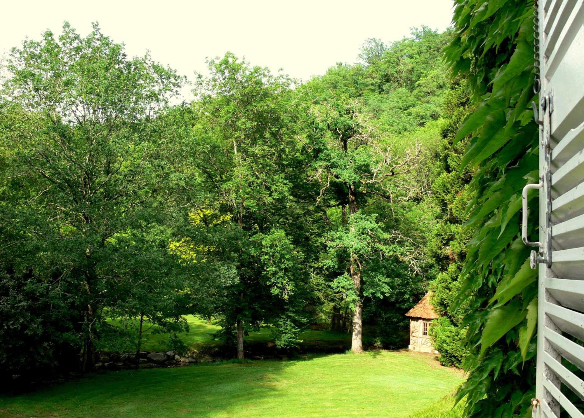 Domaine De La Brugere Bed & Breakfast Nantheuil Exterior foto
